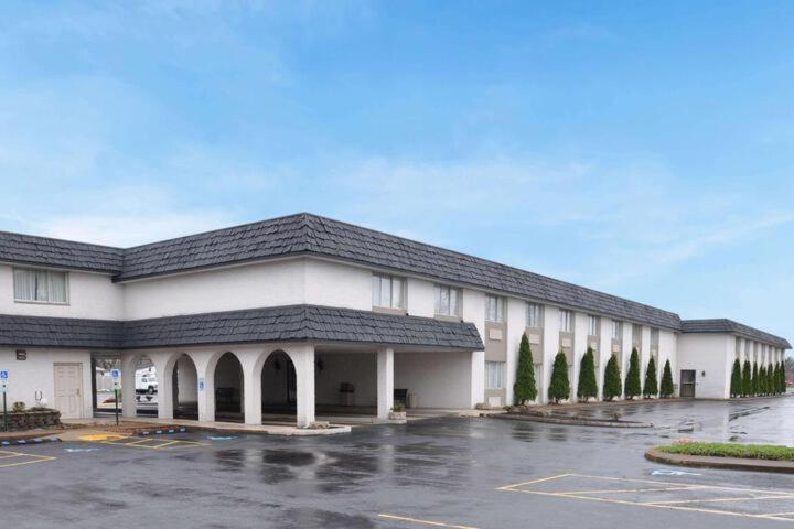 Avalon Inn Sandusky Exteriér fotografie